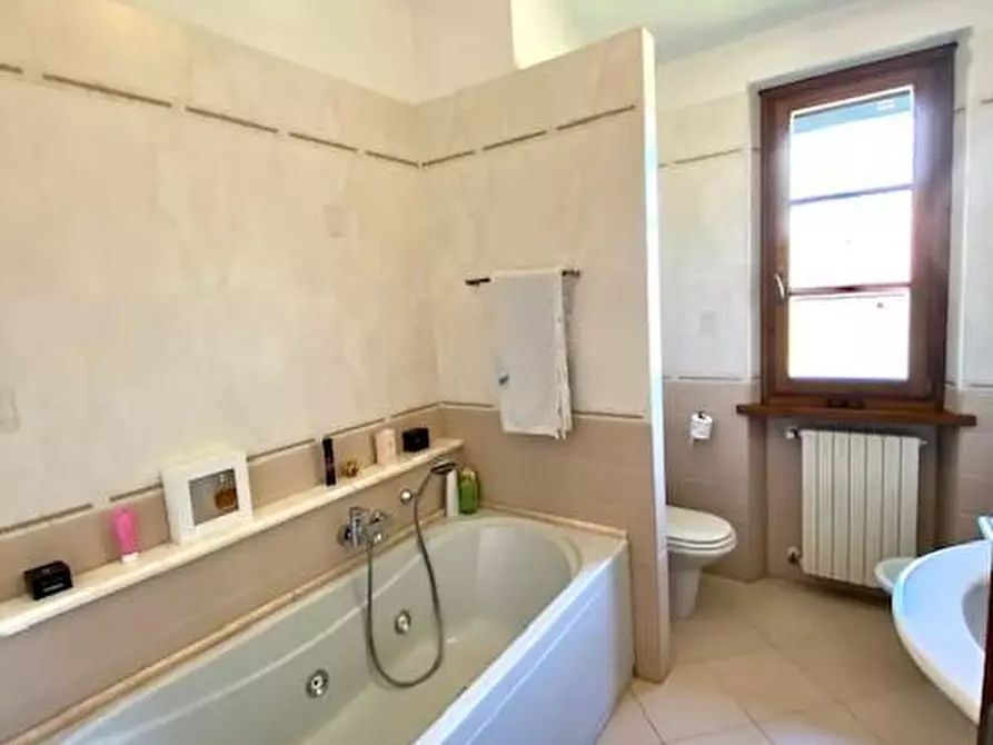 Immagine 20 di Terratetto in vendita  a Massa E Cozzile