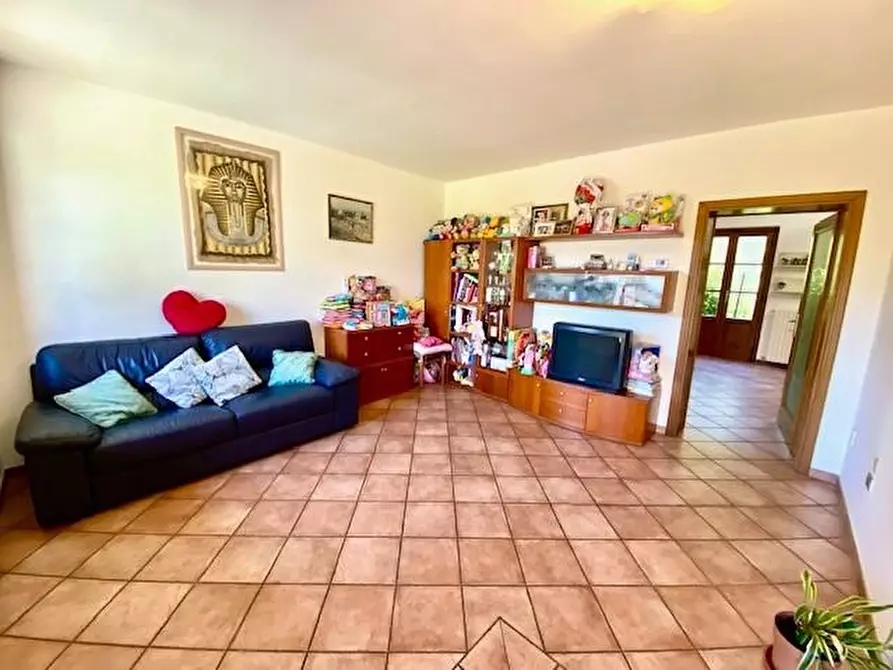 Immagine 2 di Terratetto in vendita  a Massa E Cozzile