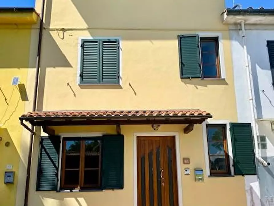 Immagine 1 di Terratetto in vendita  a Massa E Cozzile