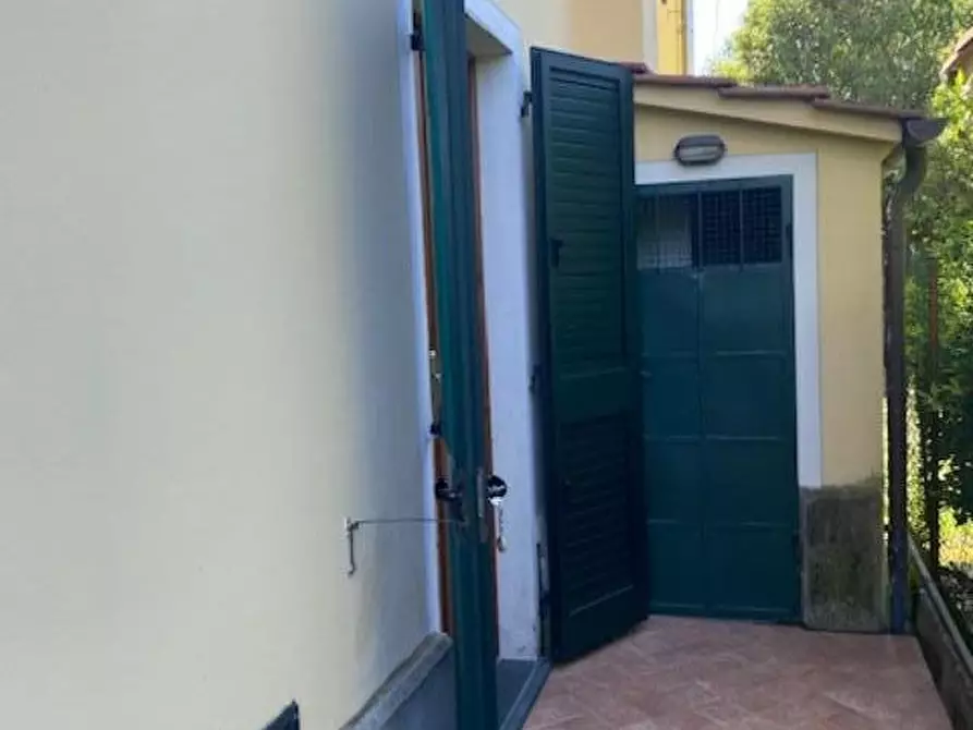 Immagine 26 di Terratetto in vendita  a Massa E Cozzile