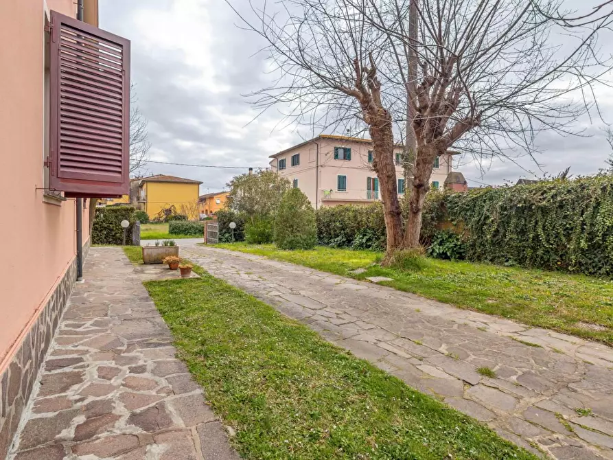 Immagine 17 di Casa indipendente in vendita  a Santa Maria A Monte