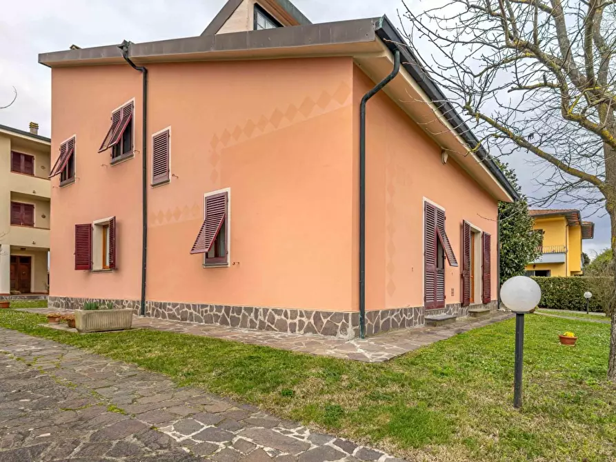 Immagine 19 di Casa indipendente in vendita  a Santa Maria A Monte