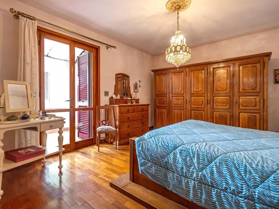 Immagine 10 di Casa indipendente in vendita  a Santa Maria A Monte