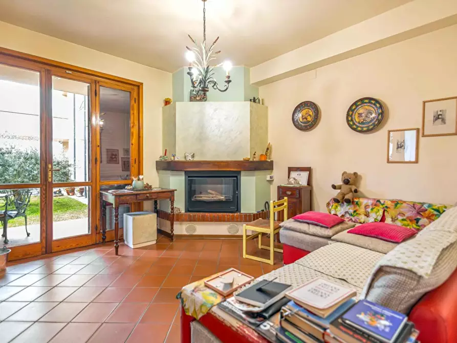 Immagine 3 di Casa indipendente in vendita  a Santa Maria A Monte