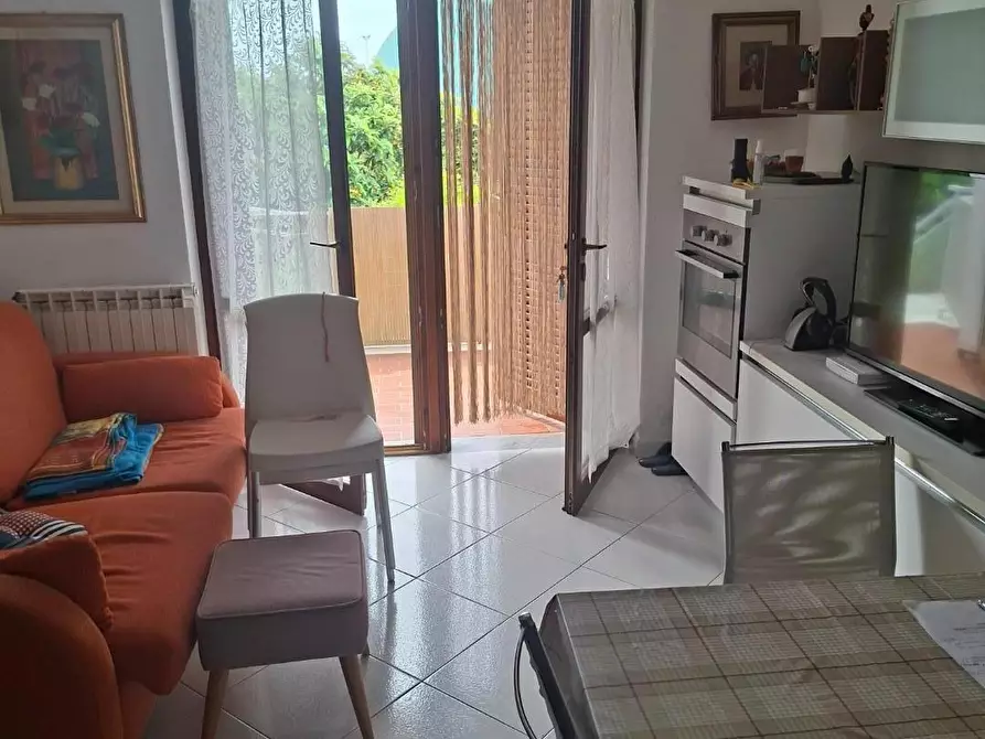 Immagine 9 di Villetta a schiera in vendita  a Ortonovo
