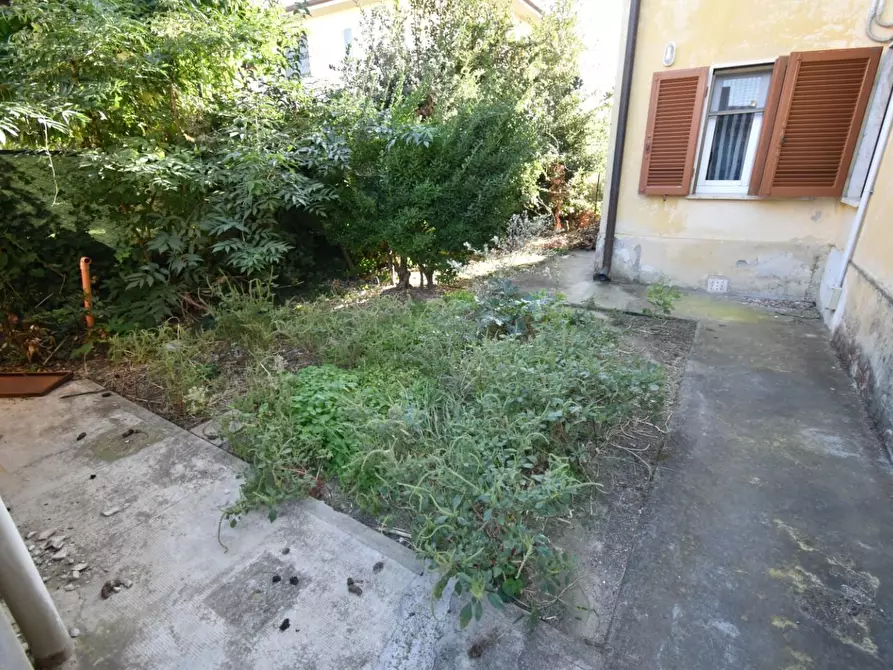 Immagine 17 di Villa in vendita  a San Giuliano Terme