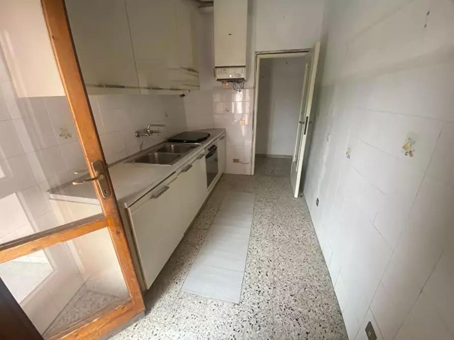 Immagine 4 di Appartamento in vendita  a Pisa