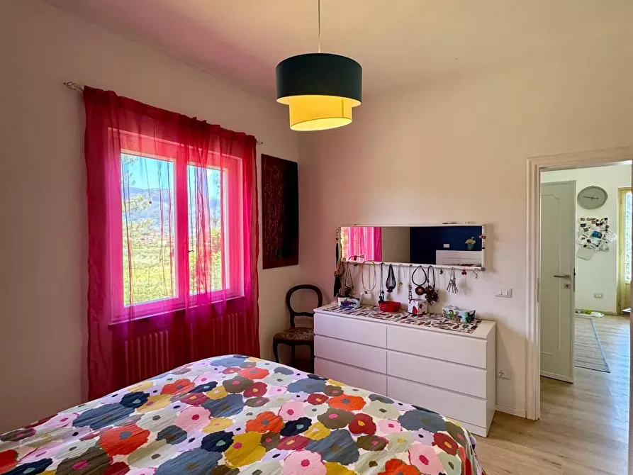 Immagine 4 di Appartamento in vendita  a Lucca