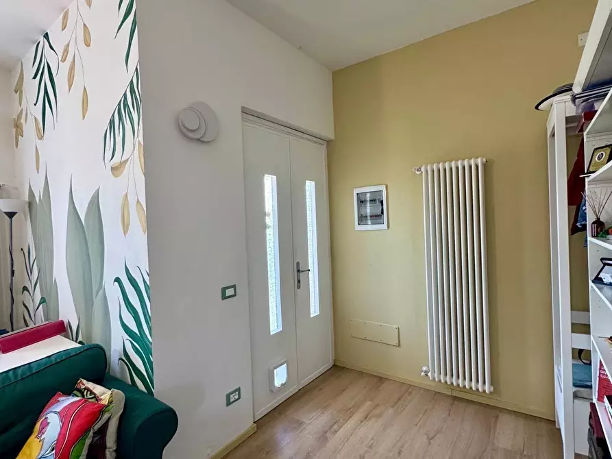 Immagine 31 di Appartamento in vendita  a Lucca