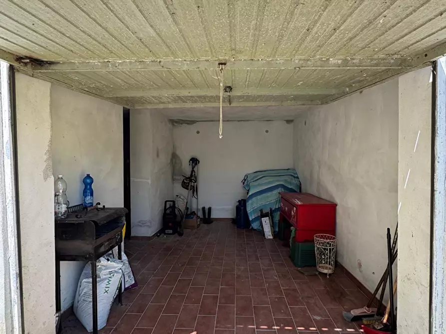 Immagine 15 di Appartamento in vendita  a Lucca