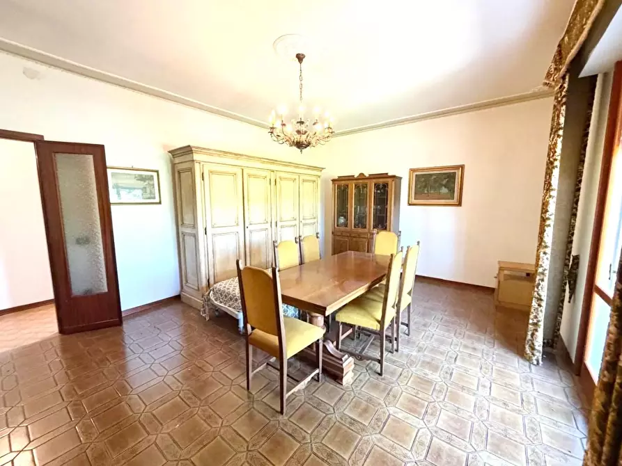 Immagine 2 di Villa in vendita  a Vinci