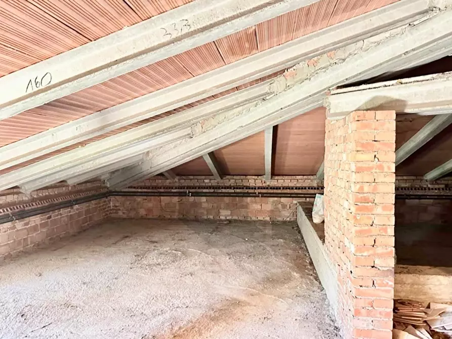 Immagine 29 di Villa in vendita  a Vinci