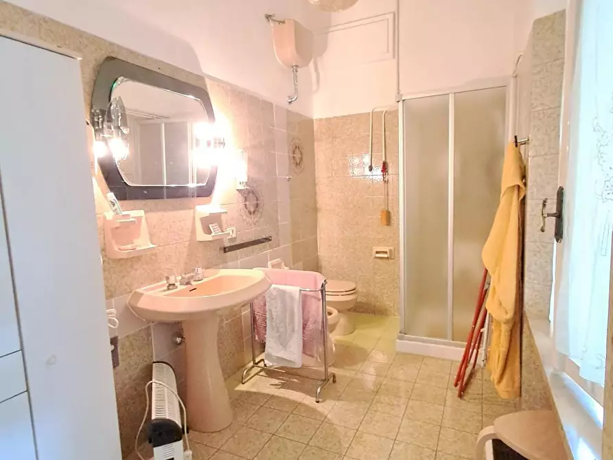 Immagine 20 di Casa bifamiliare in vendita  a Pontedera