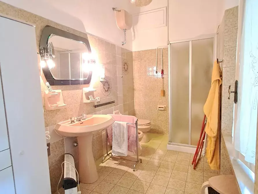 Immagine 21 di Casa bifamiliare in vendita  a Pontedera