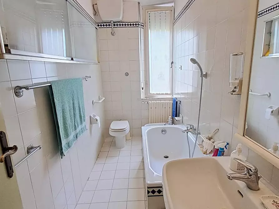 Immagine 17 di Casa bifamiliare in vendita  a Pontedera