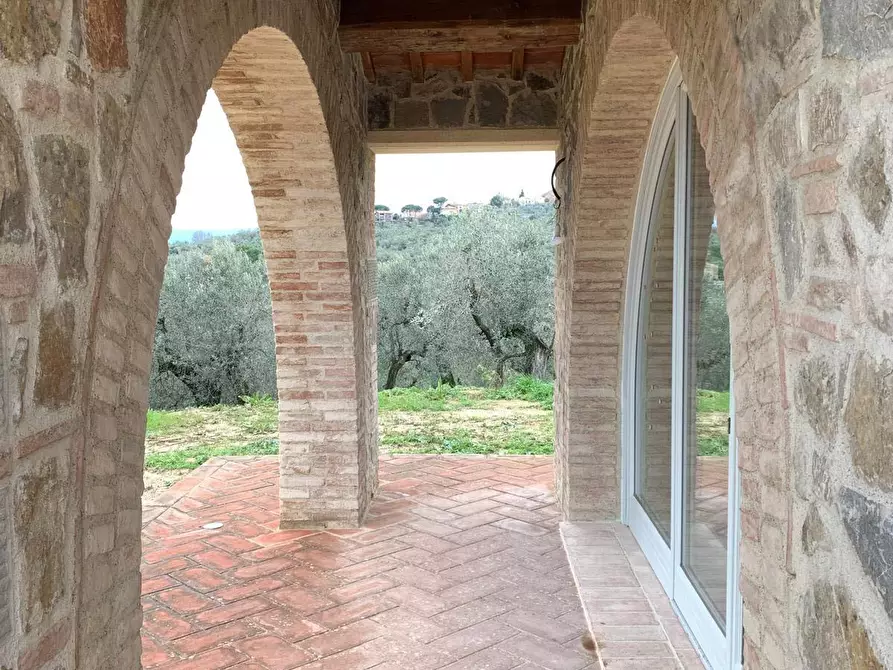 Immagine 19 di Deposito in vendita  a Vinci