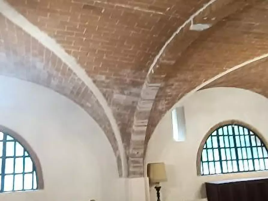 Immagine 11 di Casa colonica in vendita  a San Giuliano Terme