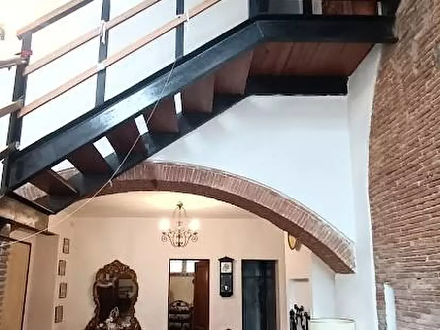 Immagine 10 di Casa colonica in vendita  a San Giuliano Terme