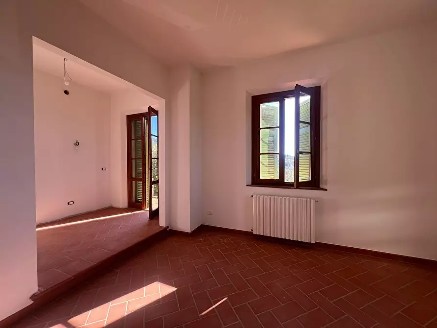 Immagine 15 di Casa colonica in vendita  a Vinci