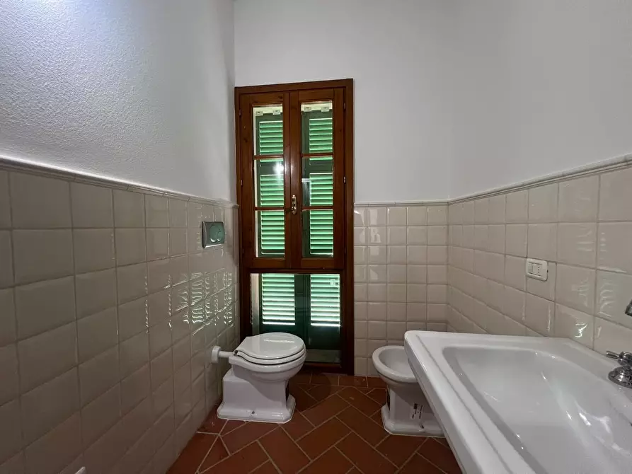 Immagine 9 di Casa colonica in vendita  a Vinci