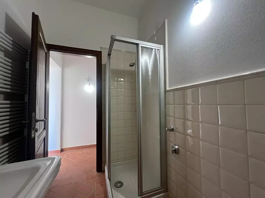 Immagine 10 di Casa colonica in vendita  a Vinci