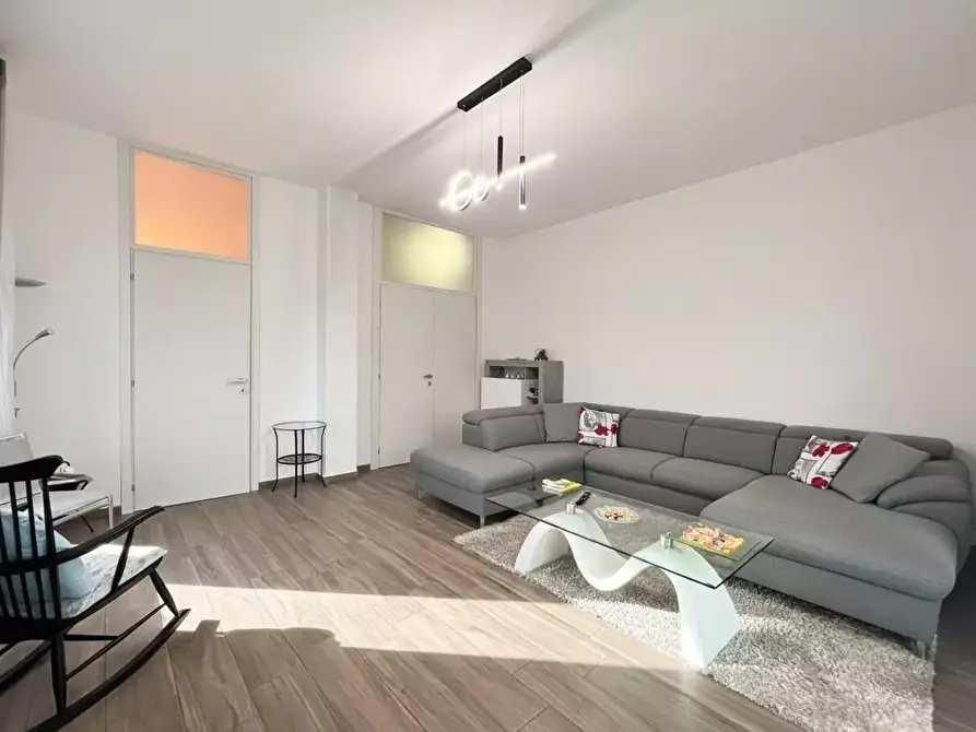Immagine 4 di Villa in vendita  a Cairate