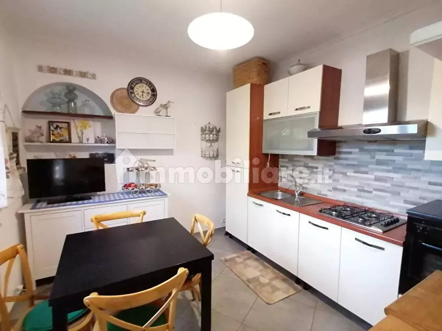 Immagine 9 di Casa semindipendente in vendita  a Ortonovo