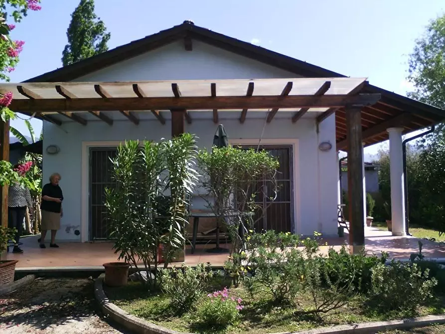 Immagine 4 di Casa indipendente in vendita  a Pietrasanta