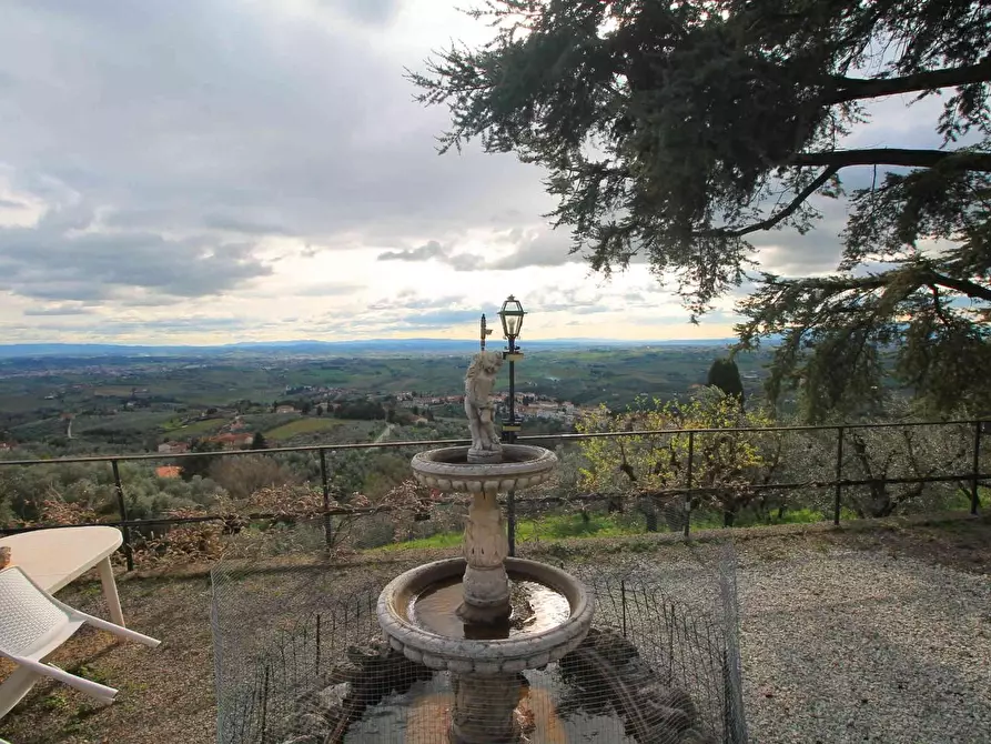 Immagine 25 di Casa colonica in vendita  a Vinci