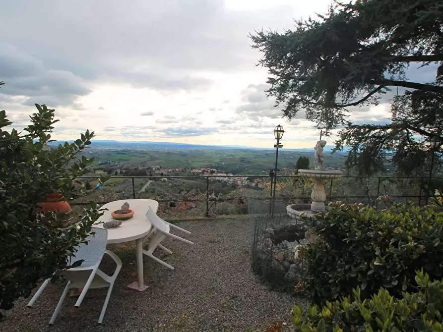 Immagine 21 di Casa colonica in vendita  a Vinci