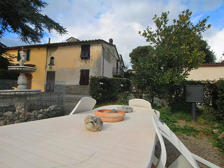 Immagine 20 di Casa colonica in vendita  a Vinci