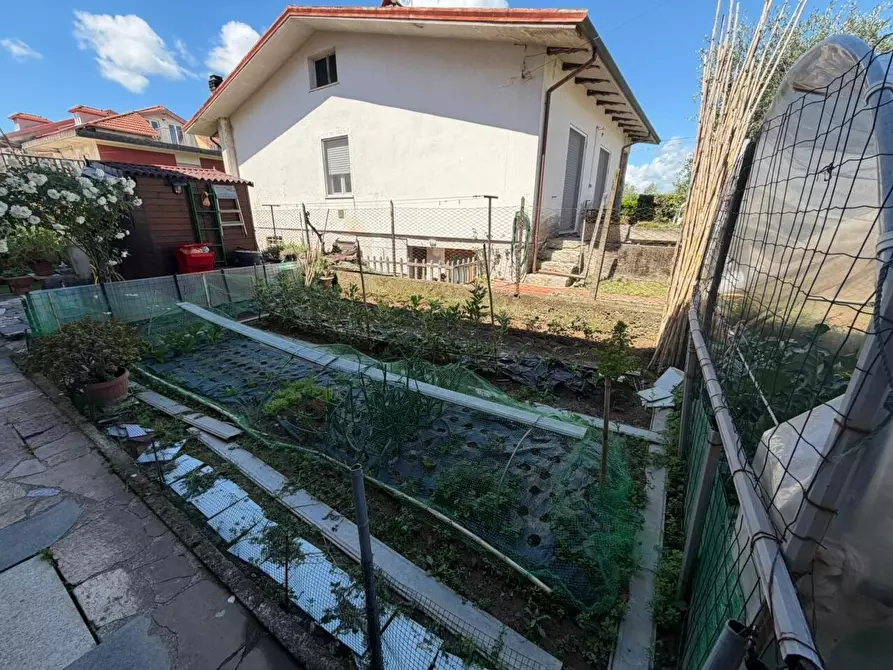 Immagine 18 di Porzione di casa in vendita  a Castelnuovo Magra