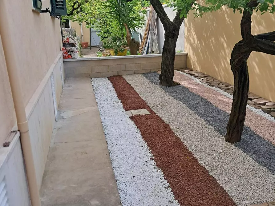 Immagine 2 di Casa semindipendente in vendita  a Livorno
