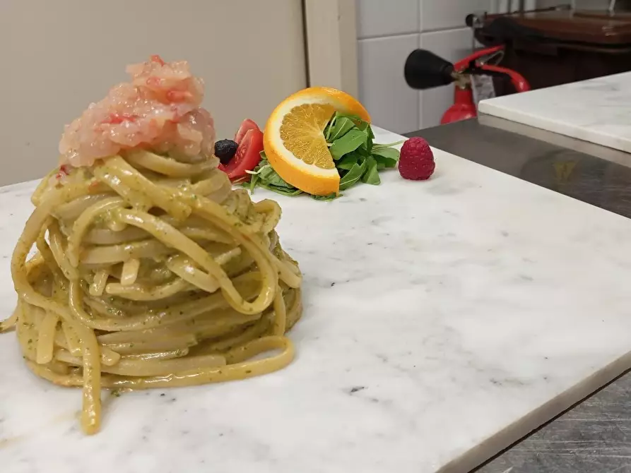 Immagine 3 di Bar / Ristorante in vendita  a Sarzana