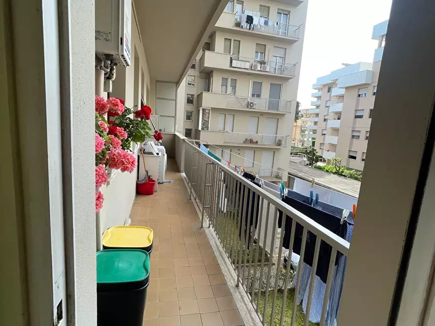 Immagine 27 di Appartamento in vendita  a Livorno