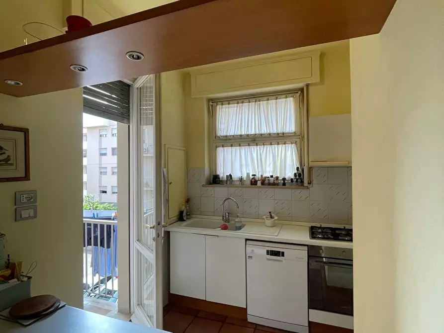 Immagine 9 di Appartamento in vendita  a Livorno