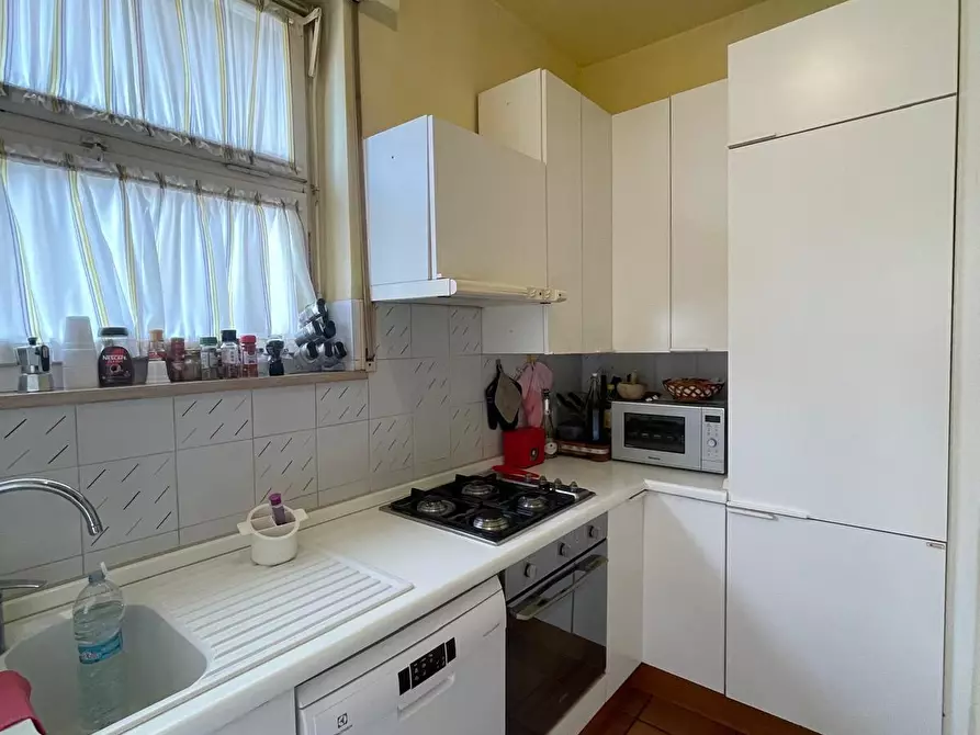 Immagine 10 di Appartamento in vendita  a Livorno