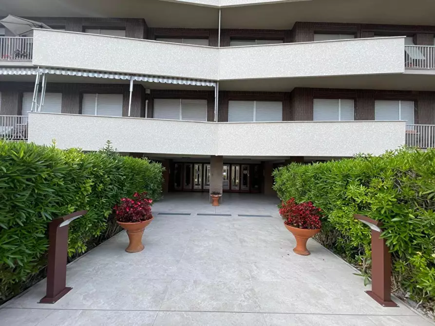 Immagine 1 di Appartamento in vendita  a Livorno