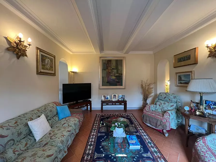 Immagine 24 di Casa colonica in vendita  a Vinci