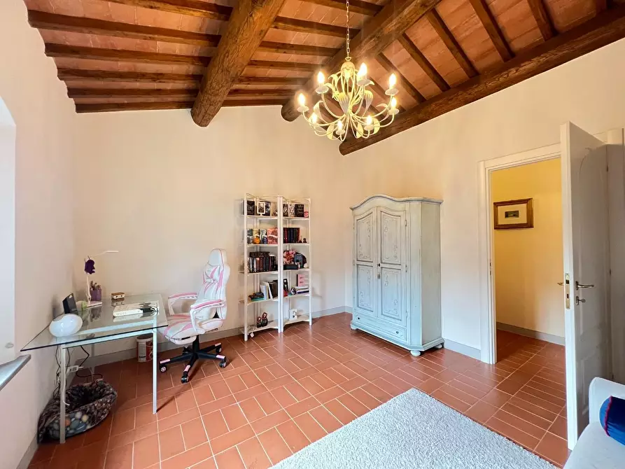 Immagine 44 di Casa colonica in vendita  a Vinci
