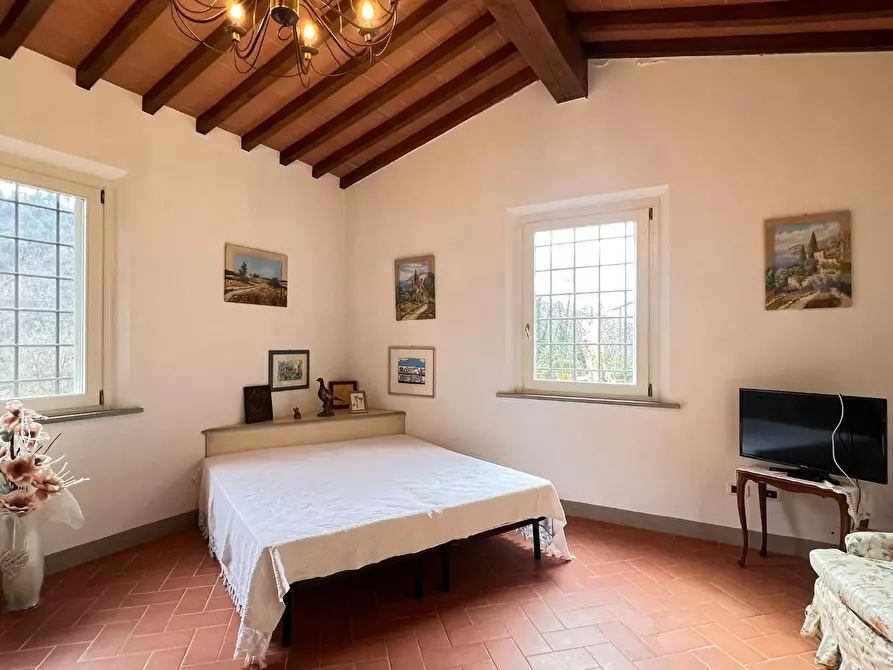 Immagine 53 di Casa colonica in vendita  a Vinci