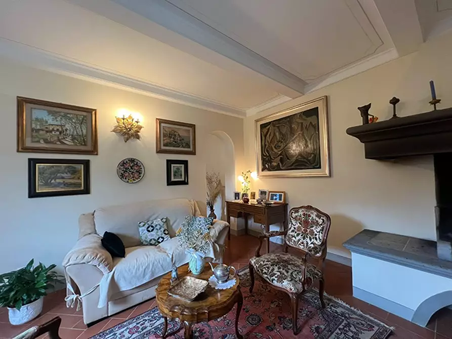 Immagine 21 di Casa colonica in vendita  a Vinci