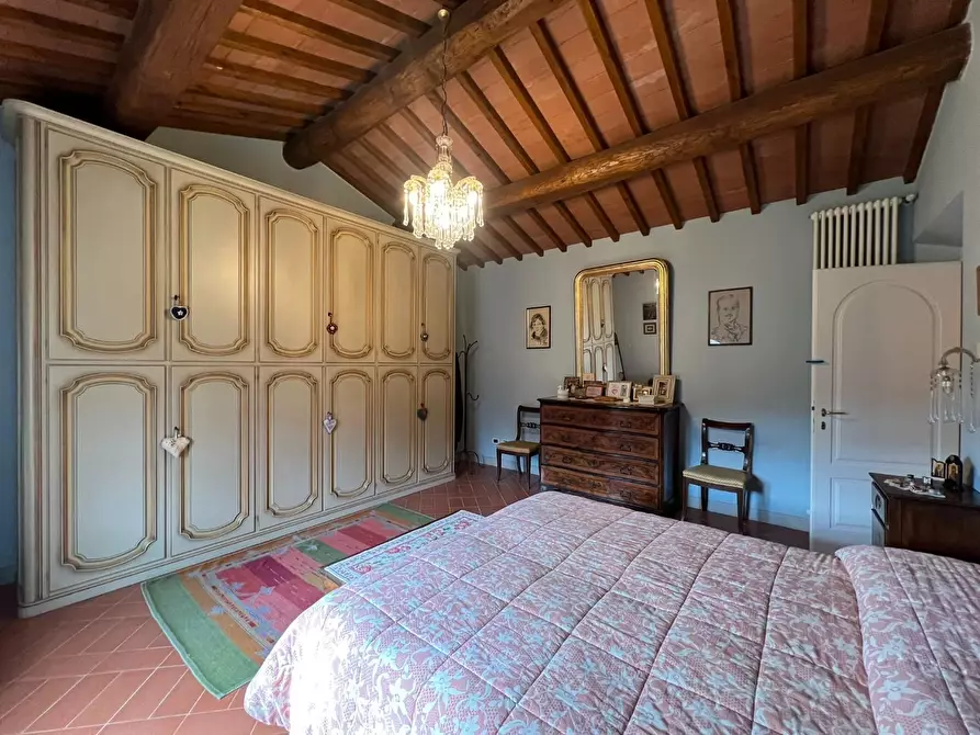 Immagine 36 di Casa colonica in vendita  a Vinci