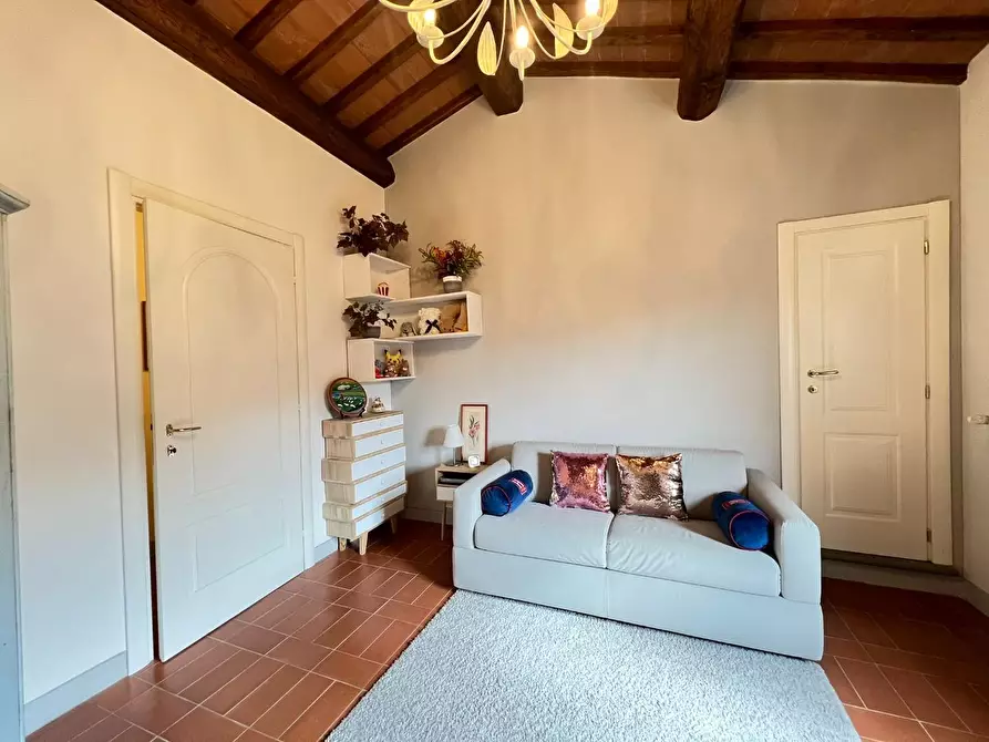 Immagine 47 di Casa colonica in vendita  a Vinci