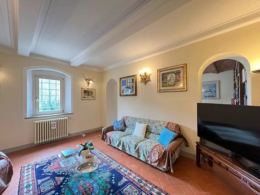 Immagine 26 di Casa colonica in vendita  a Vinci