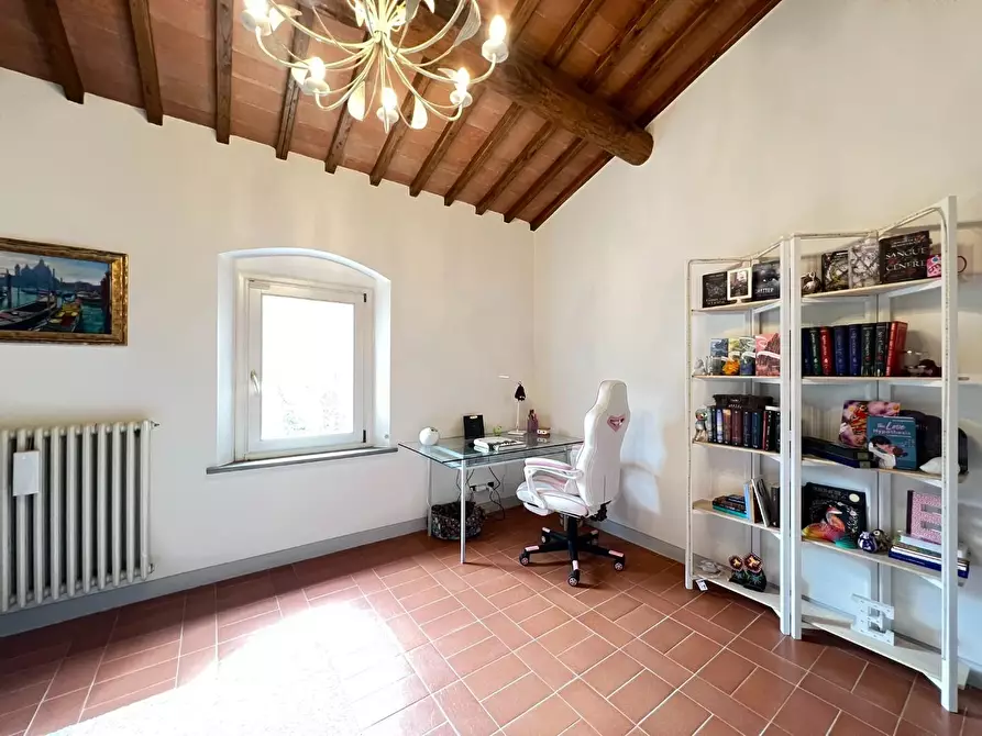 Immagine 42 di Casa colonica in vendita  a Vinci