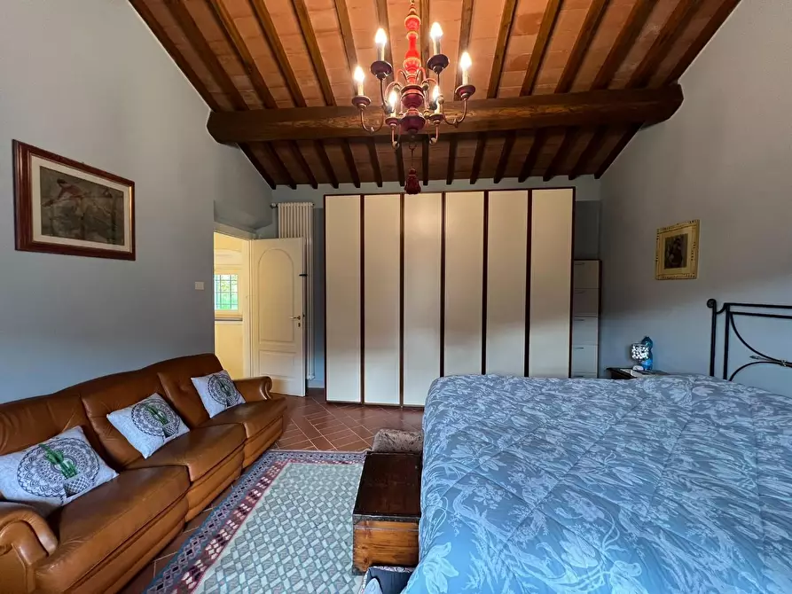 Immagine 50 di Casa colonica in vendita  a Vinci