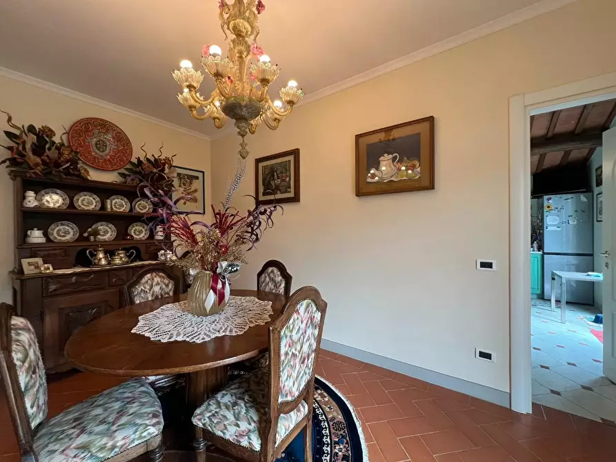 Immagine 31 di Casa colonica in vendita  a Vinci
