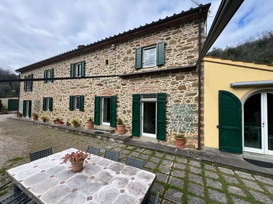 Immagine 10 di Casa colonica in vendita  a Vinci