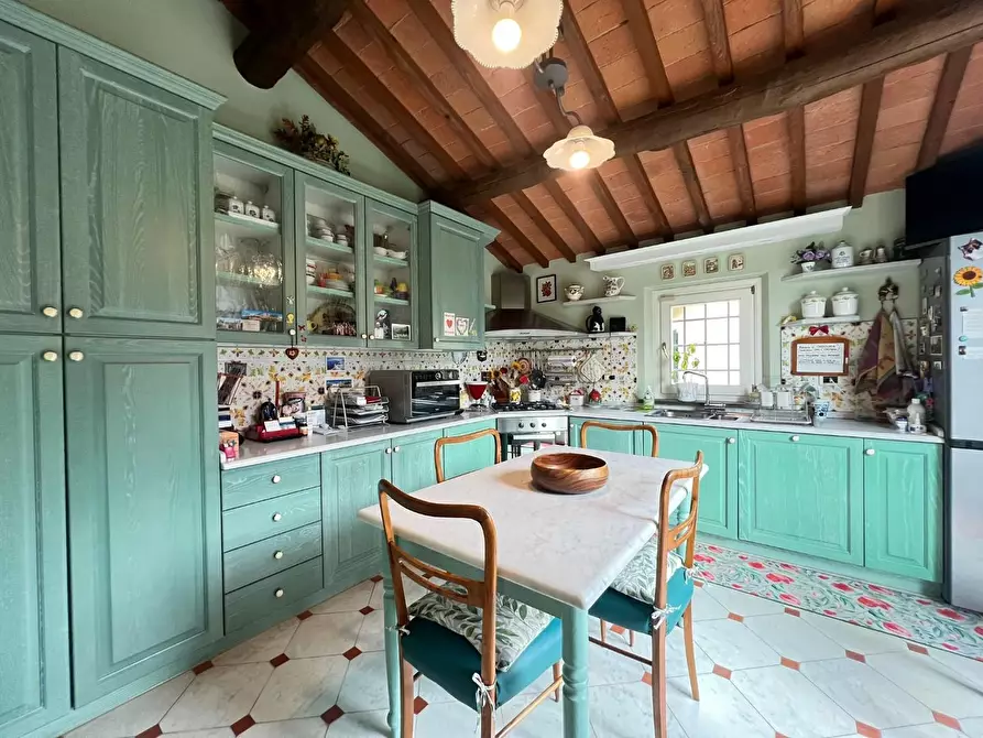 Immagine 15 di Casa colonica in vendita  a Vinci